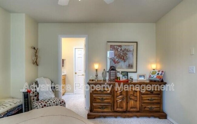 Building Photo - 6244 SW Arbor Grove Dr