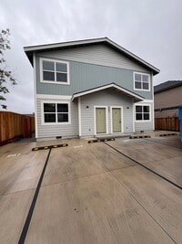 Building Photo - $2295.00 - BRAND NEW - Mid Town - OFF STRE...