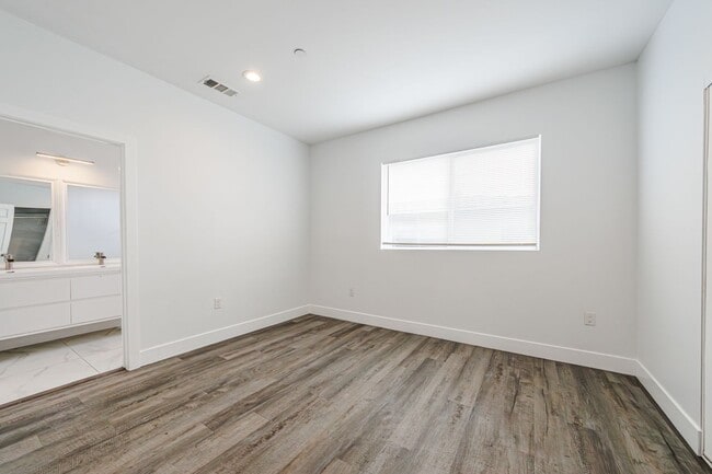 Building Photo - Spacious 4-Bedroom, 3-Bath Home – Modern Upgrades & Parking Included