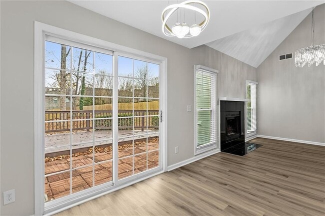 Building Photo - 2580 Waterford Park Dr