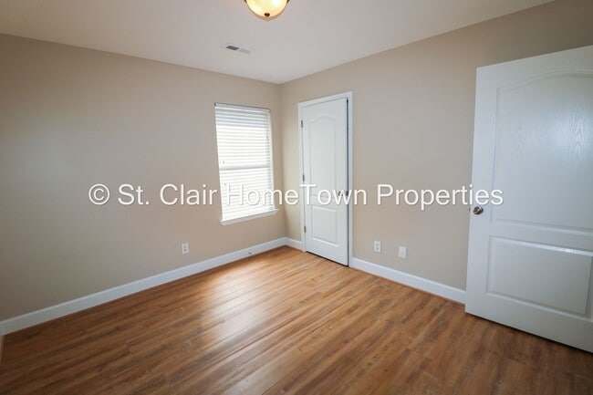 Building Photo - Located in Lincoln, AL. -Close to Town and the Honda Plant