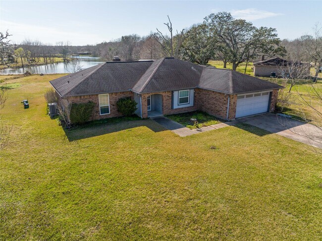 Building Photo - 140 Lakewood Dr