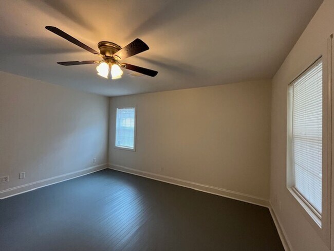 Building Photo - Renovated 3 Bedroom 2 Bath Home for Rent!!