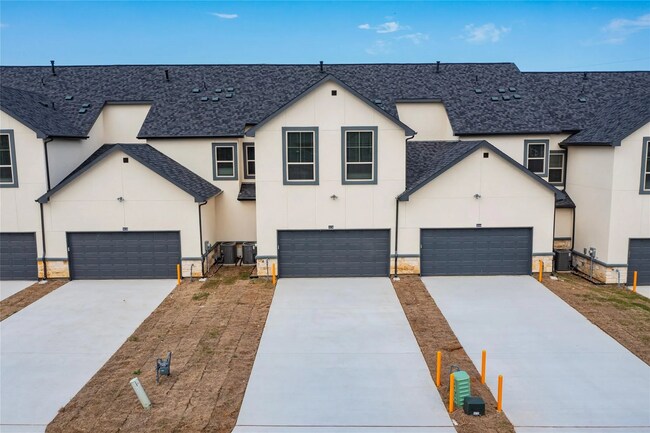 Building Photo - 3 Bed 2.5 bath Luxurious Townhome in Frisco!