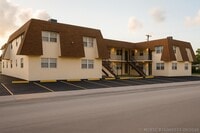 Building Photo - 3810 SW 60th Ave