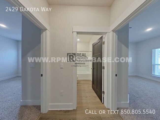 Building Photo - 2429 Dakota Wy