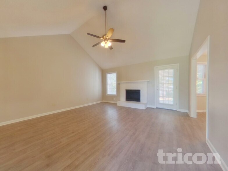 Building Photo - 529 Ferncliffe Rd