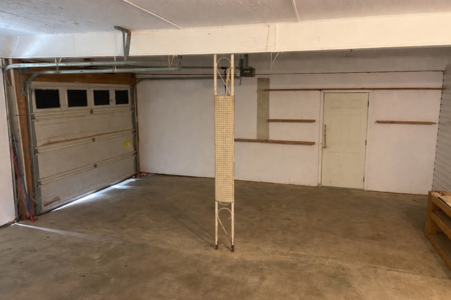 Building Photo - 683 Rothell Rd