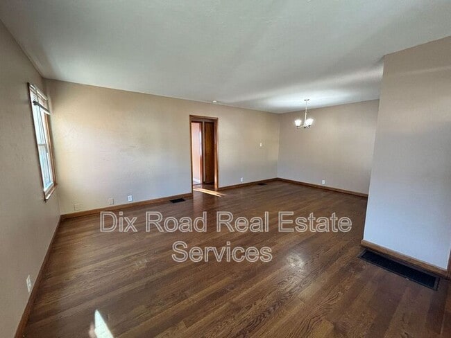 Building Photo - 645 Swigart Dr