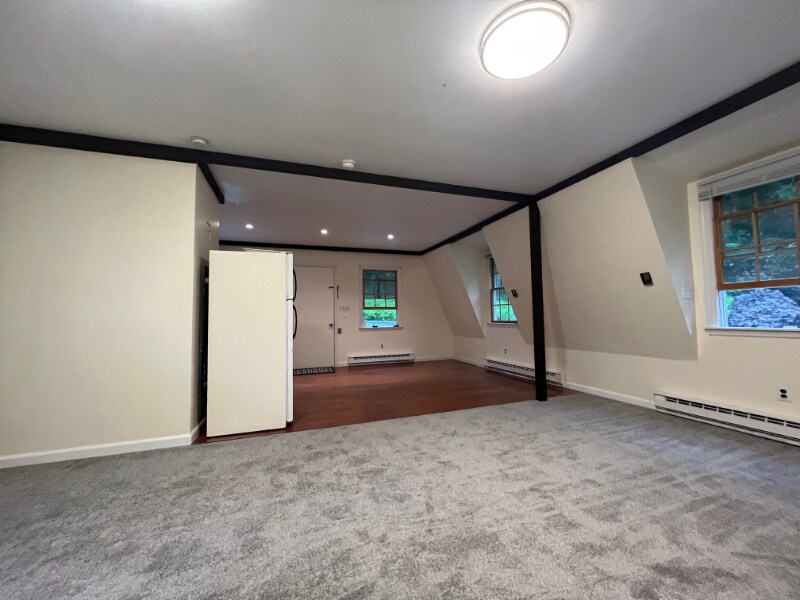 Building Photo - 322 E Boyds Rd