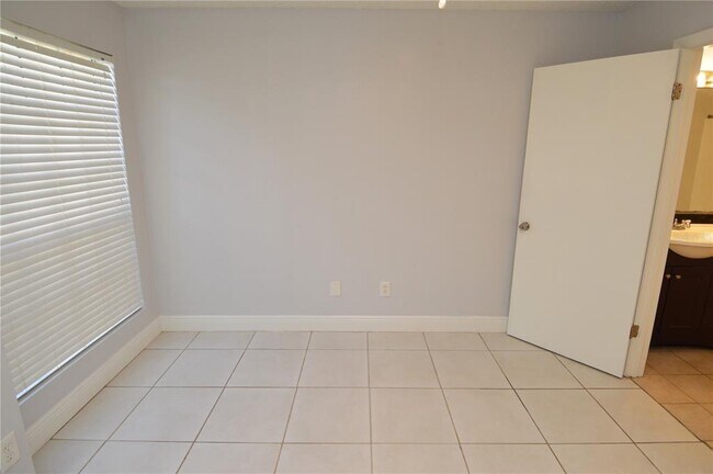 Building Photo - 8709 Fancy Finch Dr