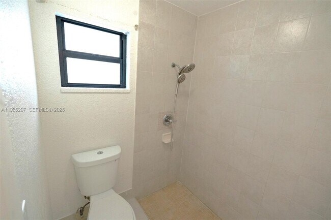 Building Photo - 21009 SW 124th Ave Rd