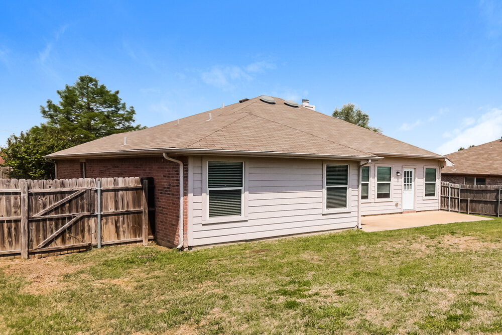 Building Photo - 420 Fireside Pl