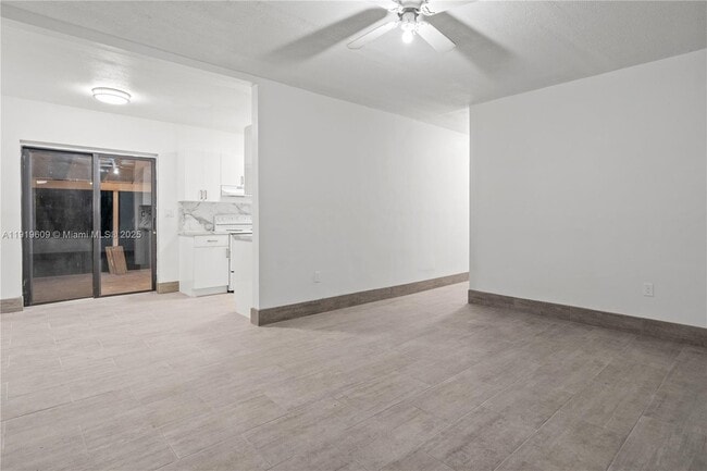 Building Photo - 1291 NE 207th St