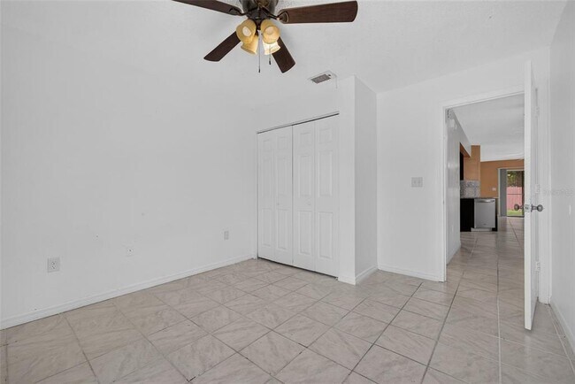 Building Photo - 658 Royalty Ct