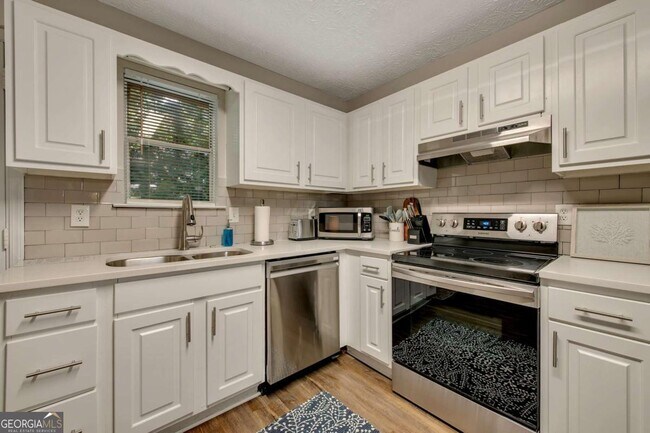 Building Photo - 4375 Coopers Creek Dr SE