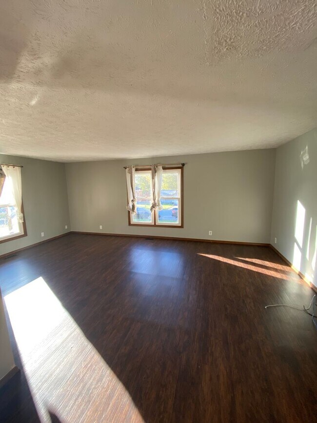 Building Photo - 1612 E Harrison St