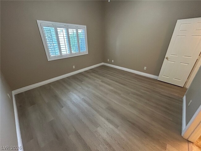 Building Photo - 907 Majestic Oak St