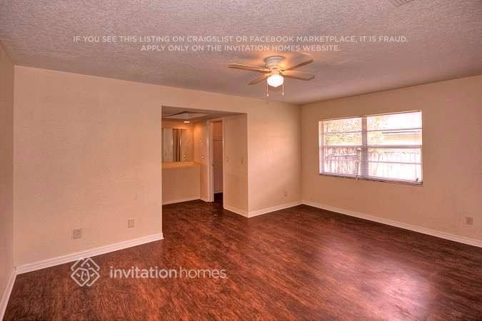 Building Photo - 520 Mahogany Dr