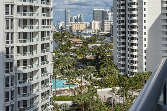 Building Photo - 21055 Yacht Club Dr