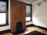 Building Photo - 2010 E Carson St