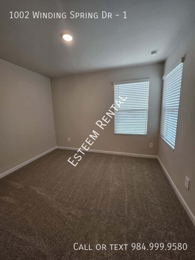 Building Photo - 1002 Winding Spg Dr