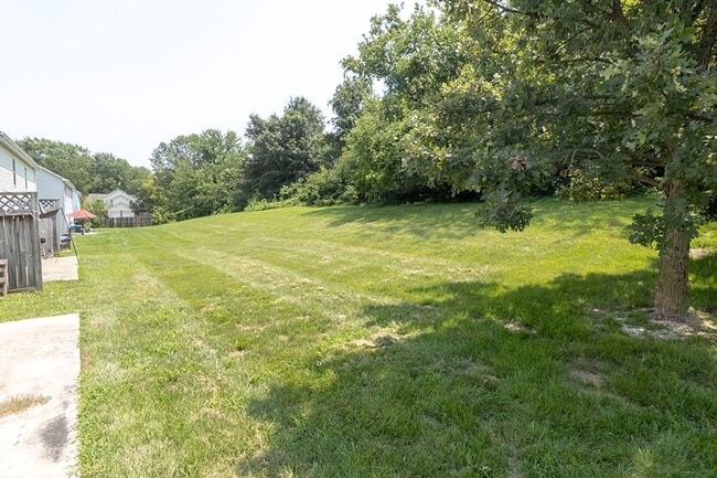 Building Photo - 212-214 Nikki Way