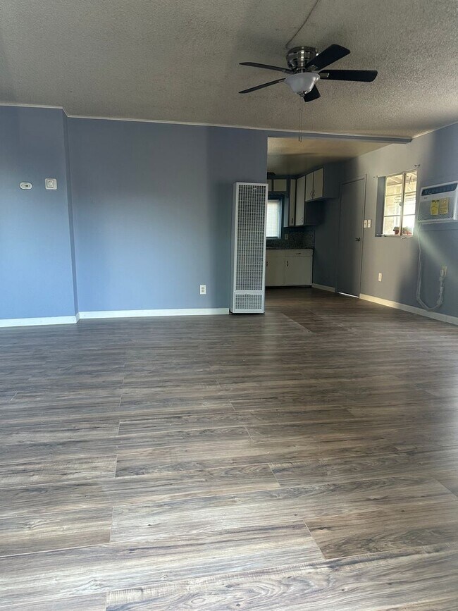 Building Photo - Charming Living in the Heart of Turlock