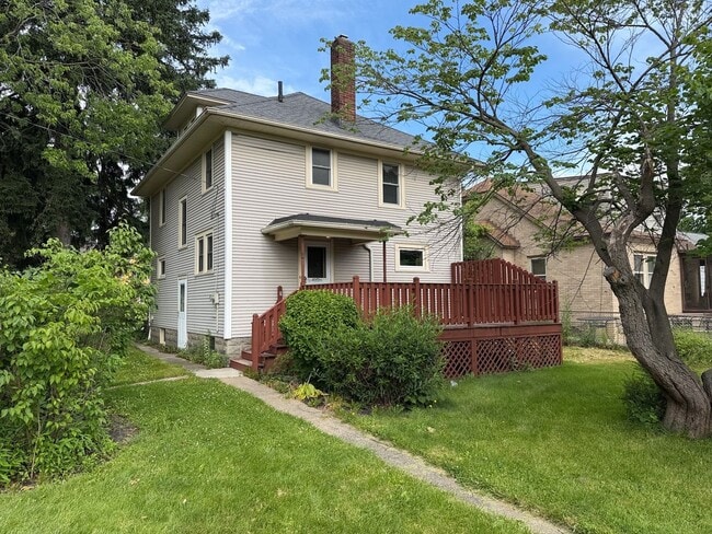 Building Photo - Pet-Friendly 3-Bedroom Elyria Home with $1,500 Total Monthly Price!