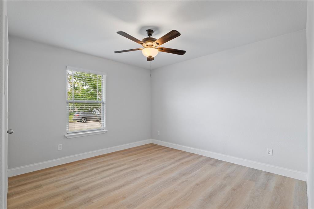 Building Photo - 3006 Cliffview Dr