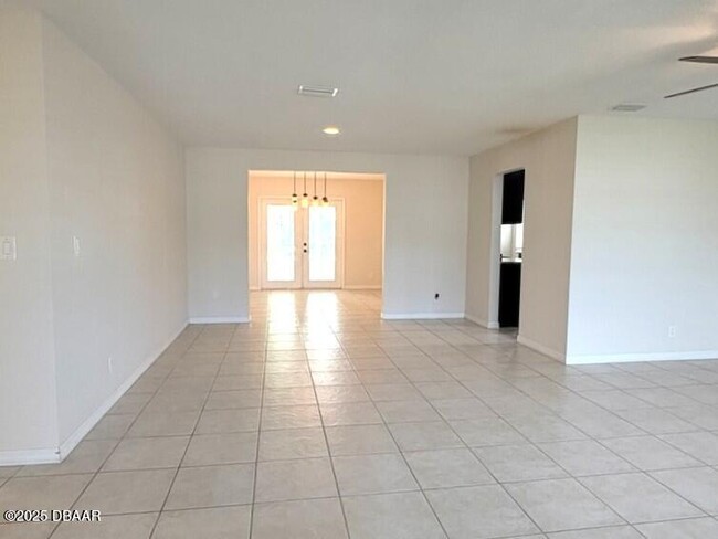 Building Photo - 38 Valhalla Ave