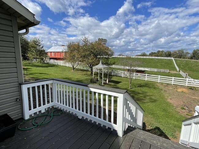 Building Photo - 67 Graham Rd