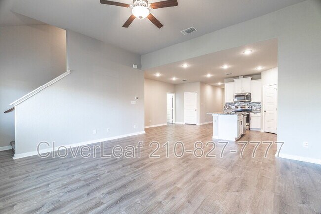 Building Photo - 940 Windflower