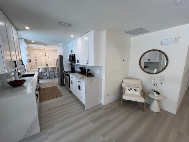 Building Photo - 503 Jackson Ave