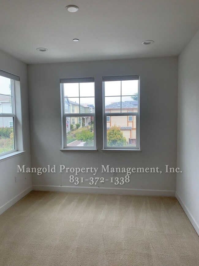 Building Photo - 2726 Bungalow Dr