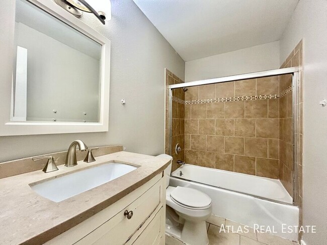 Building Photo - 9117 E Nassau Ave