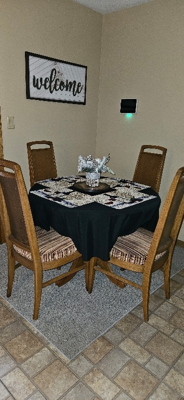 Building Photo - 1645 Tanglewood Dr