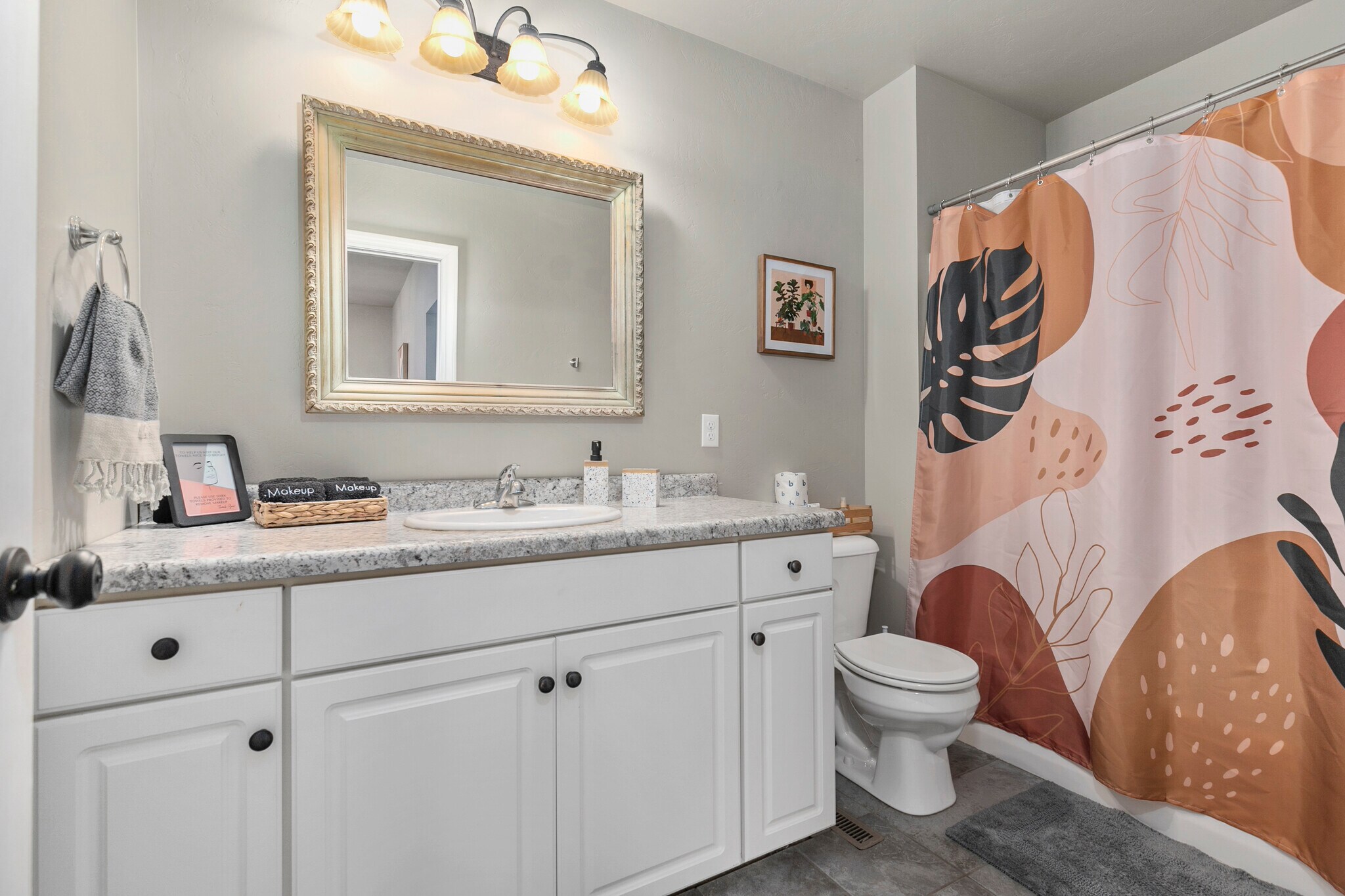 Building Photo - 509 N Lawe St