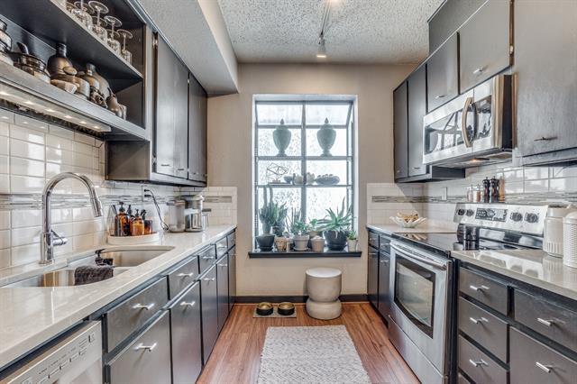 Building Photo - 3404 Douglas Ave