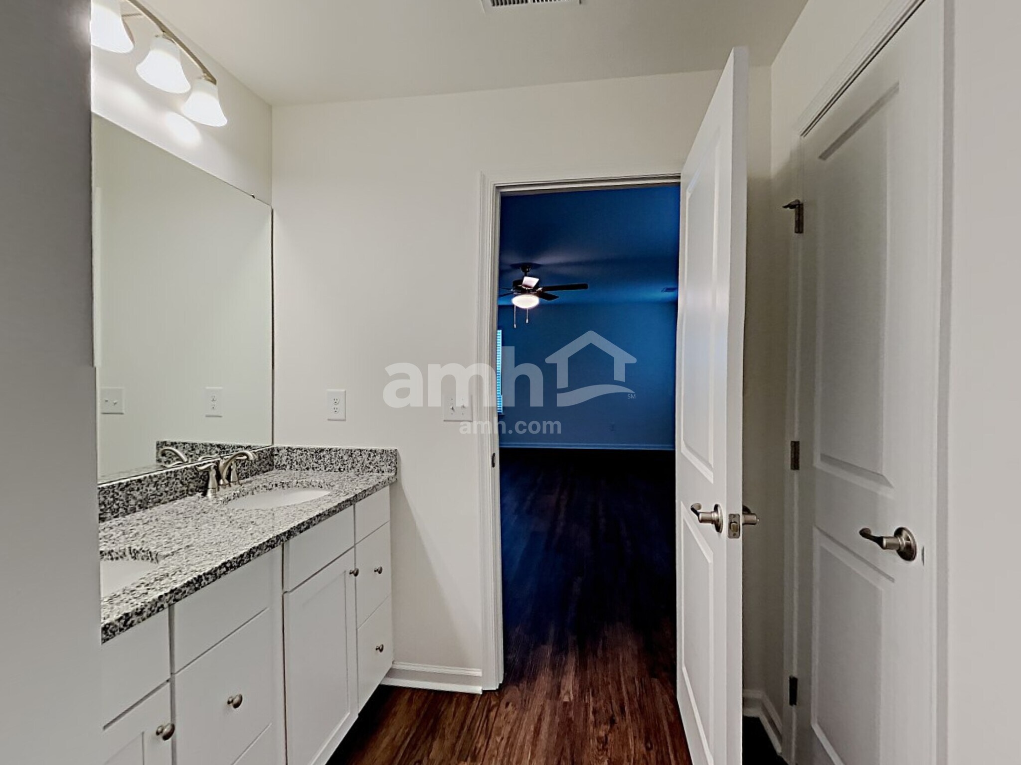 Building Photo - 5050 Twin River Dr