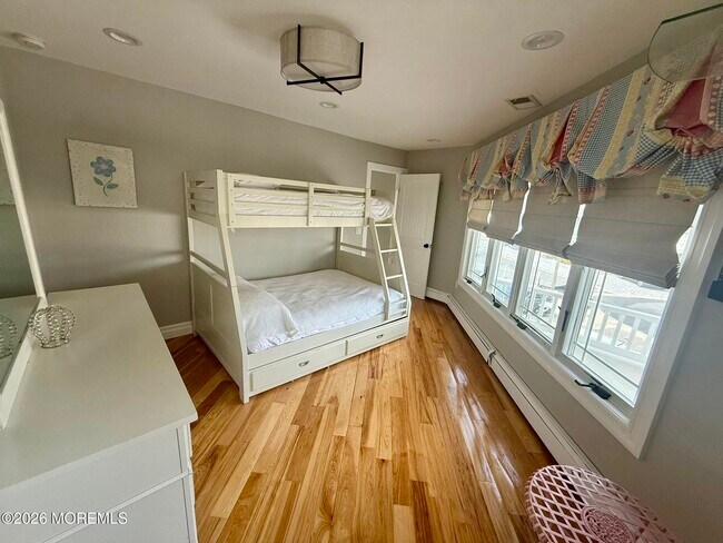 Building Photo - 27 6th Terrace