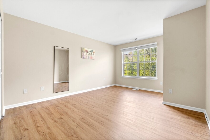 Building Photo - 40 Four Oaks Rd