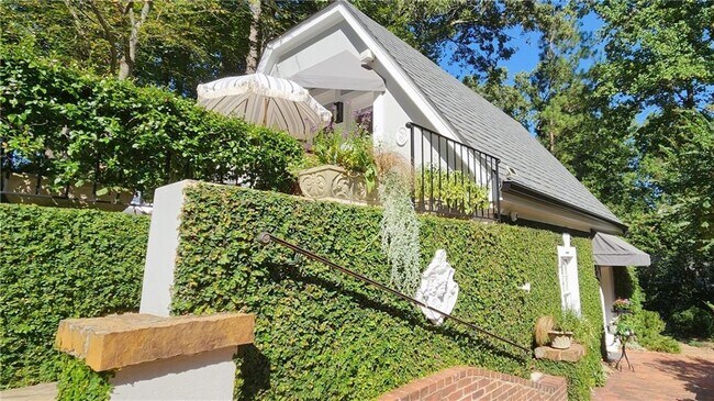 Building Photo - 4224 E Conway Dr NW