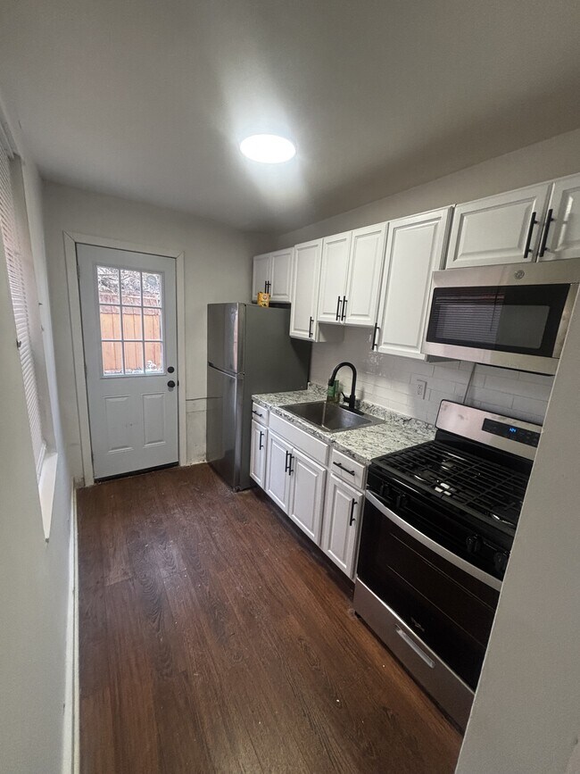 Building Photo - 2534 N Water St