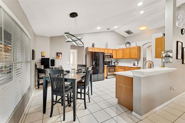 Building Photo - 273 Englenook Dr