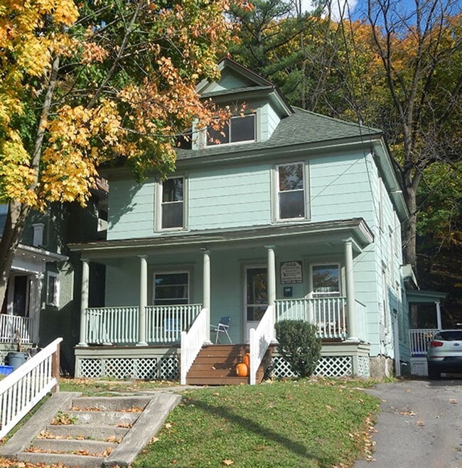 Primary Photo - 909 Lancaster Ave