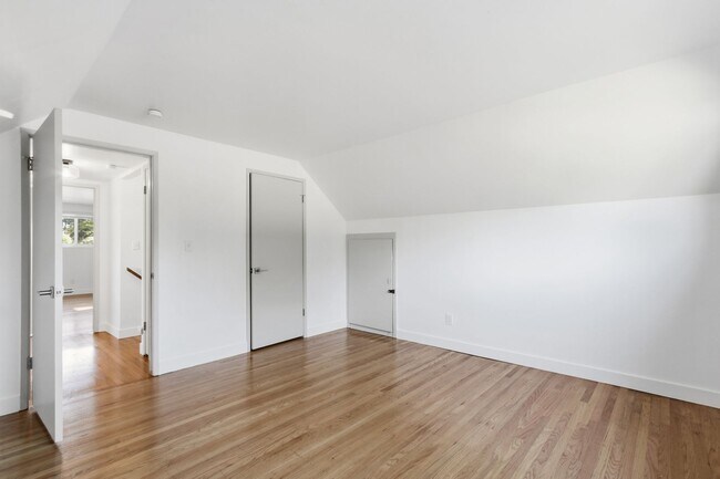 Building Photo - 1611 Clemson Dr