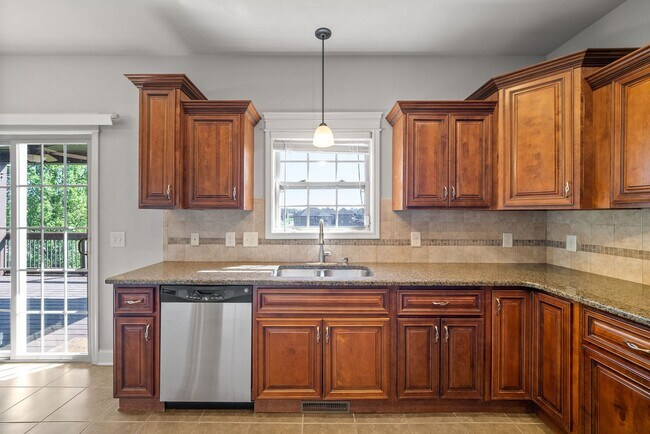 Building Photo - Three Bedroom with Bonus on Exit 8!