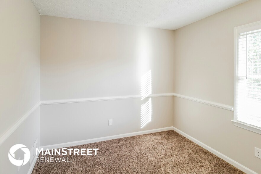 Building Photo - 15 Silverthorne Cir