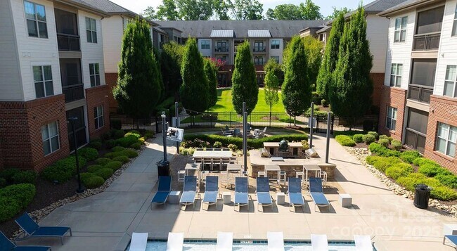 Building Photo - 10624 Parrish St